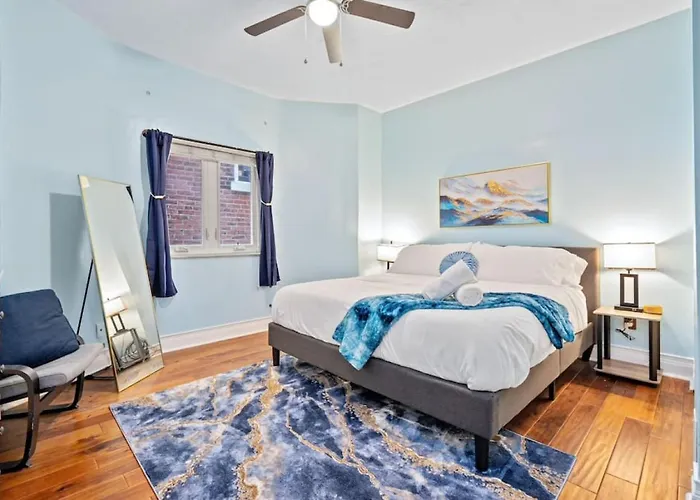 3 Story With 10 Beds And Free Off Street Parking * Pittsburgh