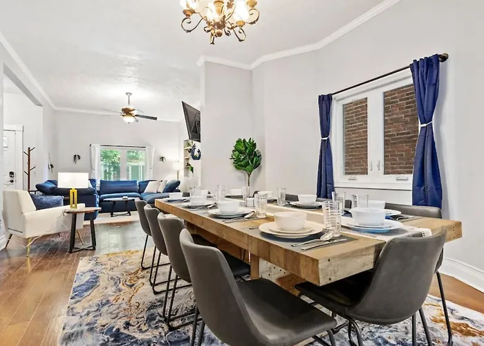 3 Story With 10 Beds And Free Off Street Parking Holiday home *
