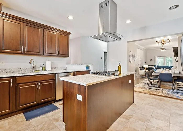 Holiday home 3 Story With 10 Beds And Free Off Street Parking Pittsburgh
