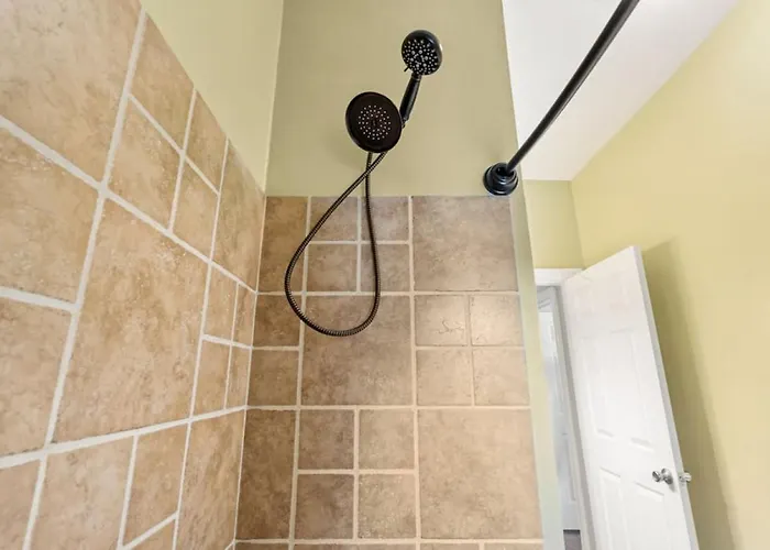 3 Story With 10 Beds And Free Off Street Parking Pittsburgh