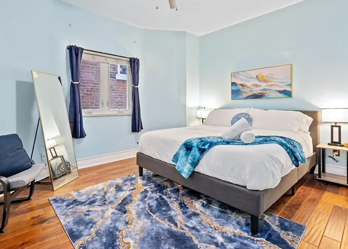 3 Story With 10 Beds And Free Off Street Parking * Pittsburgh